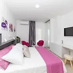 Olivia ヴィラ トロギール