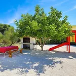 Olivia トロギール